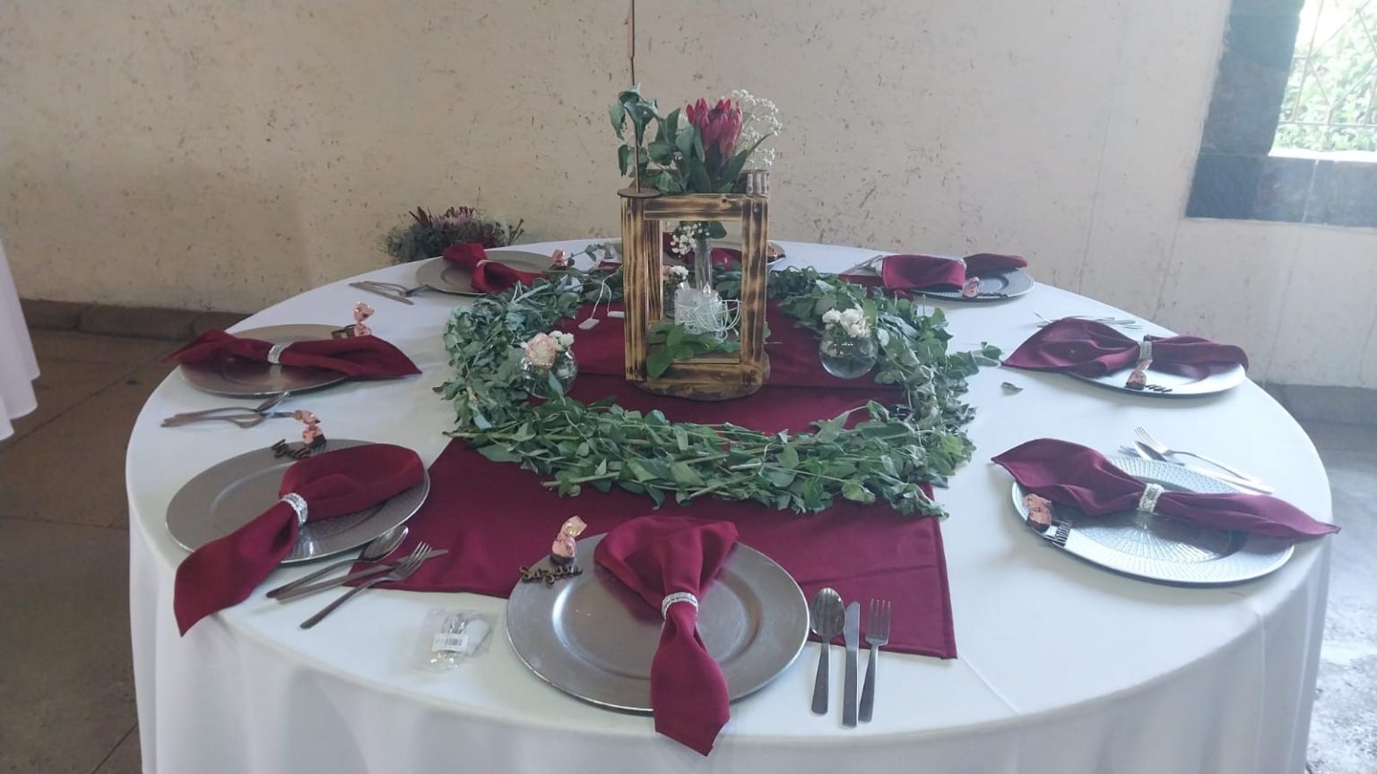 Innie Stal - Table Setting